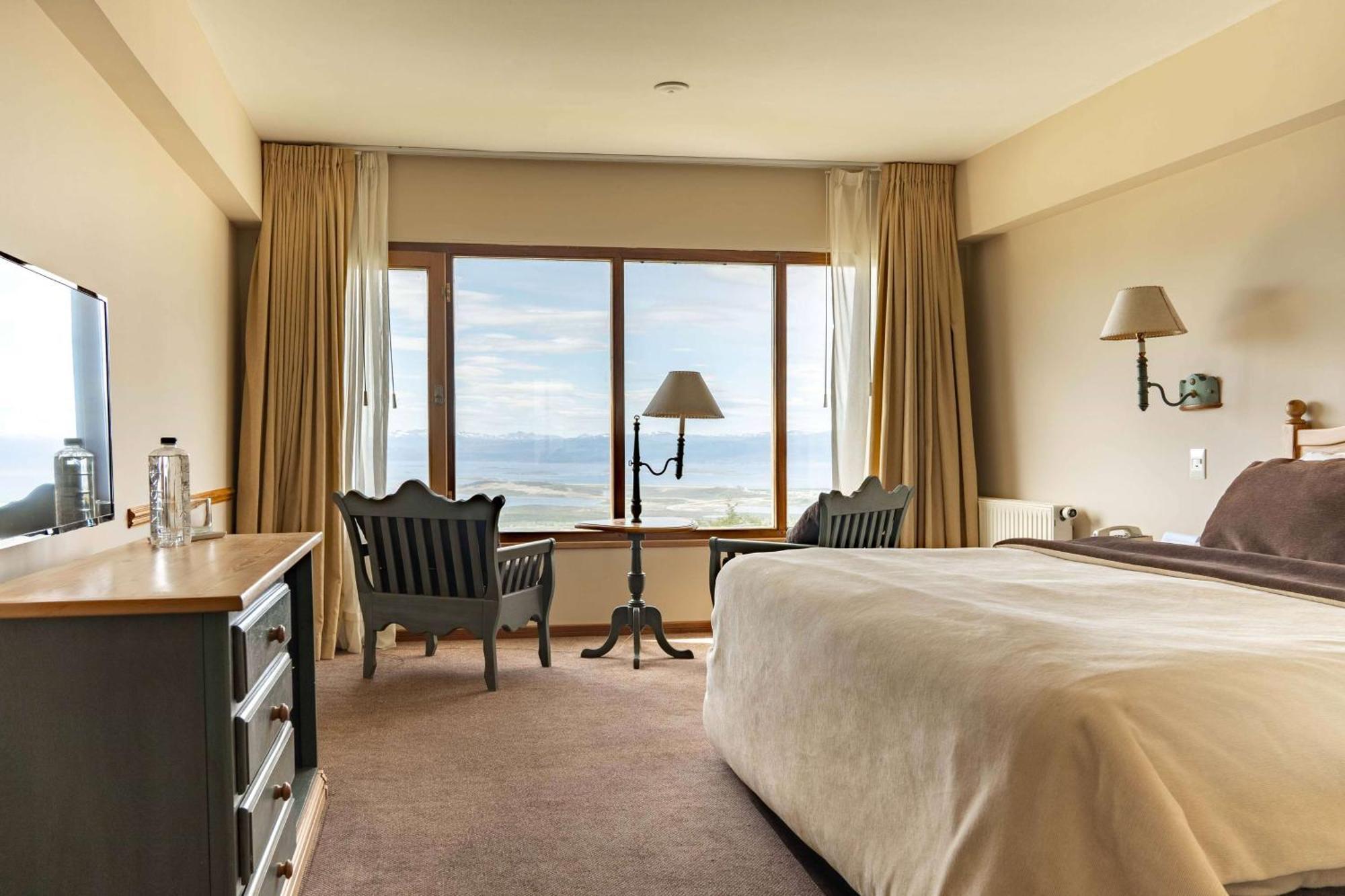 Standard King Room Bay View Non-Smoking